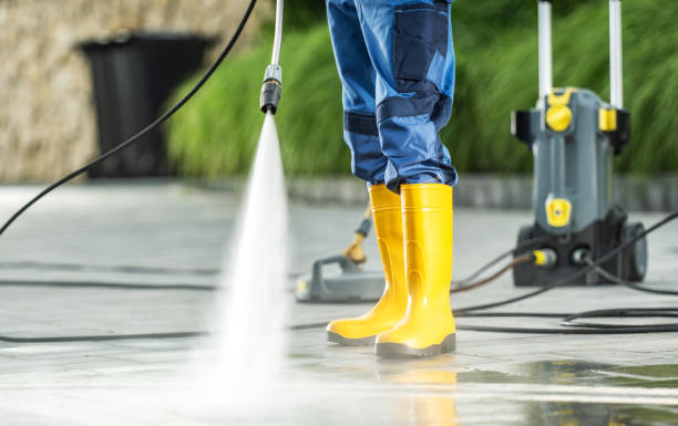 Best House Pressure Washing  in Riverbank, CA